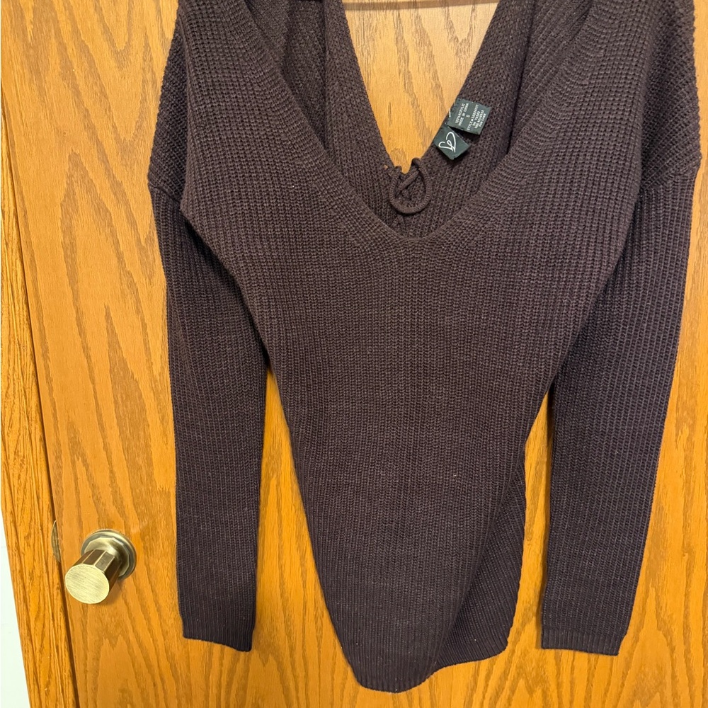 Elegant V-Neck Sweater in plum purple